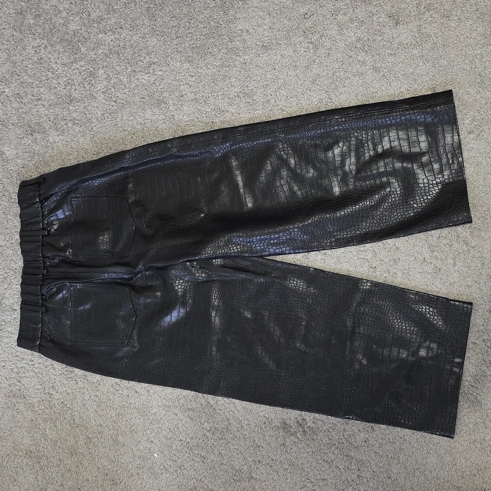Chico's Faux Leather Croc Embossed Wide Leg Pants Size 0 (Chico's Size 4) Black - Picture 8 of 12